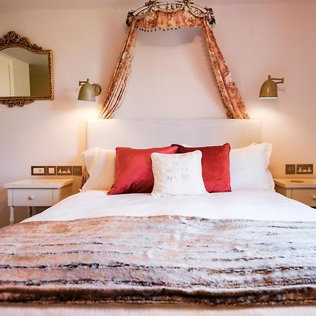 The Bower Inn Bridgwater Extérieur photo A bedroom at the hotel