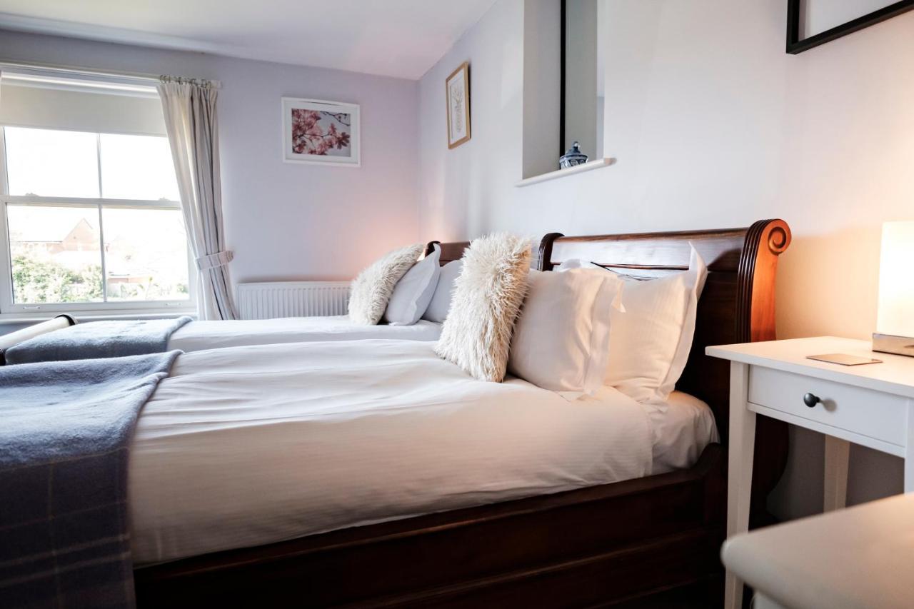 The Bower Inn Bridgwater Extérieur photo A bedroom at the Old Mill