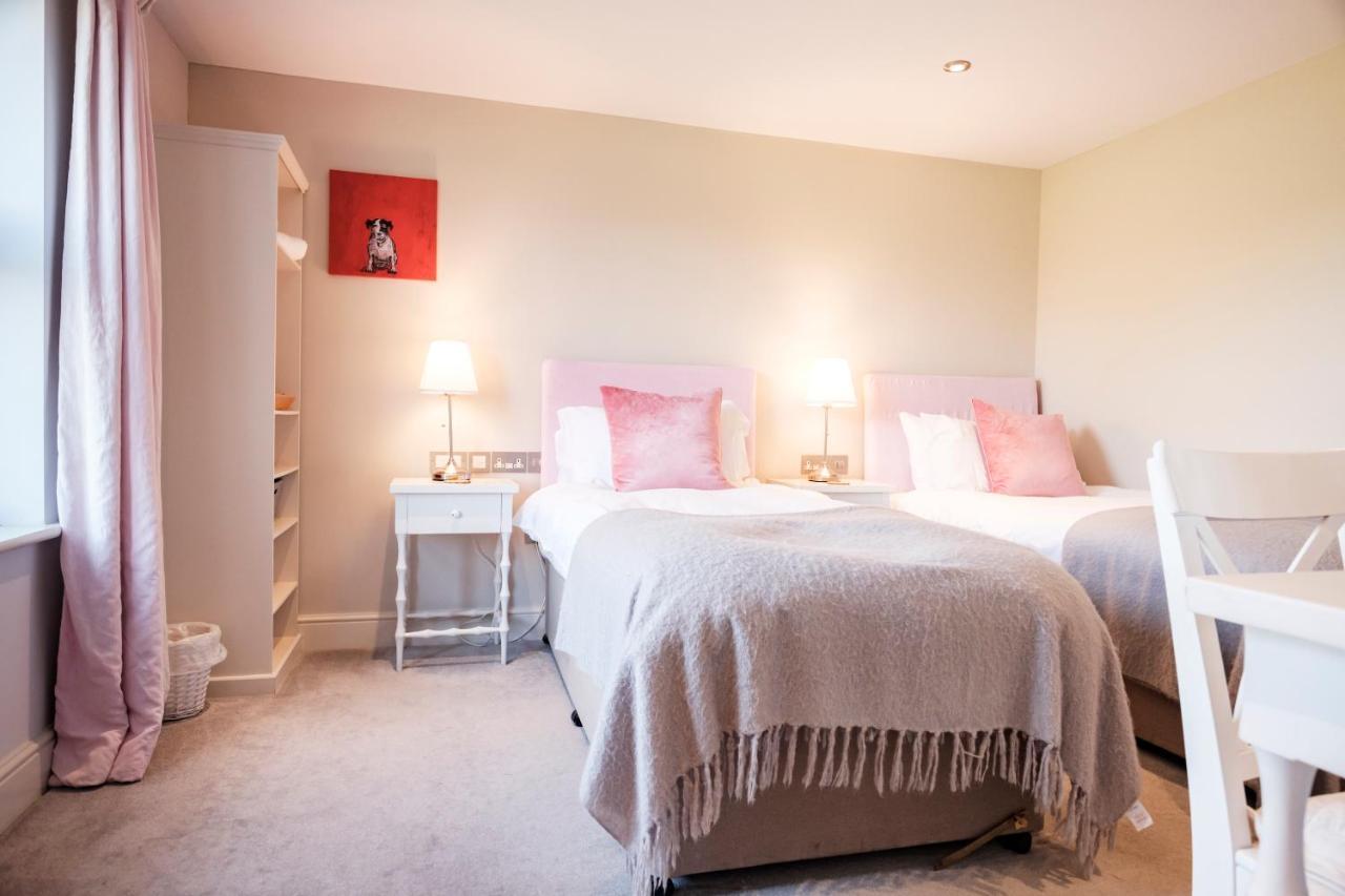 The Bower Inn Bridgwater Extérieur photo A bedroom at The Old Vicarage