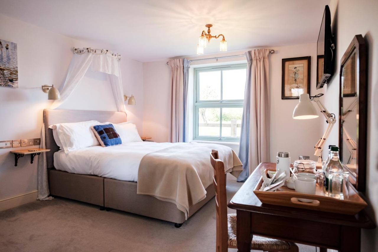The Bower Inn Bridgwater Extérieur photo The Old Inn, Westcott