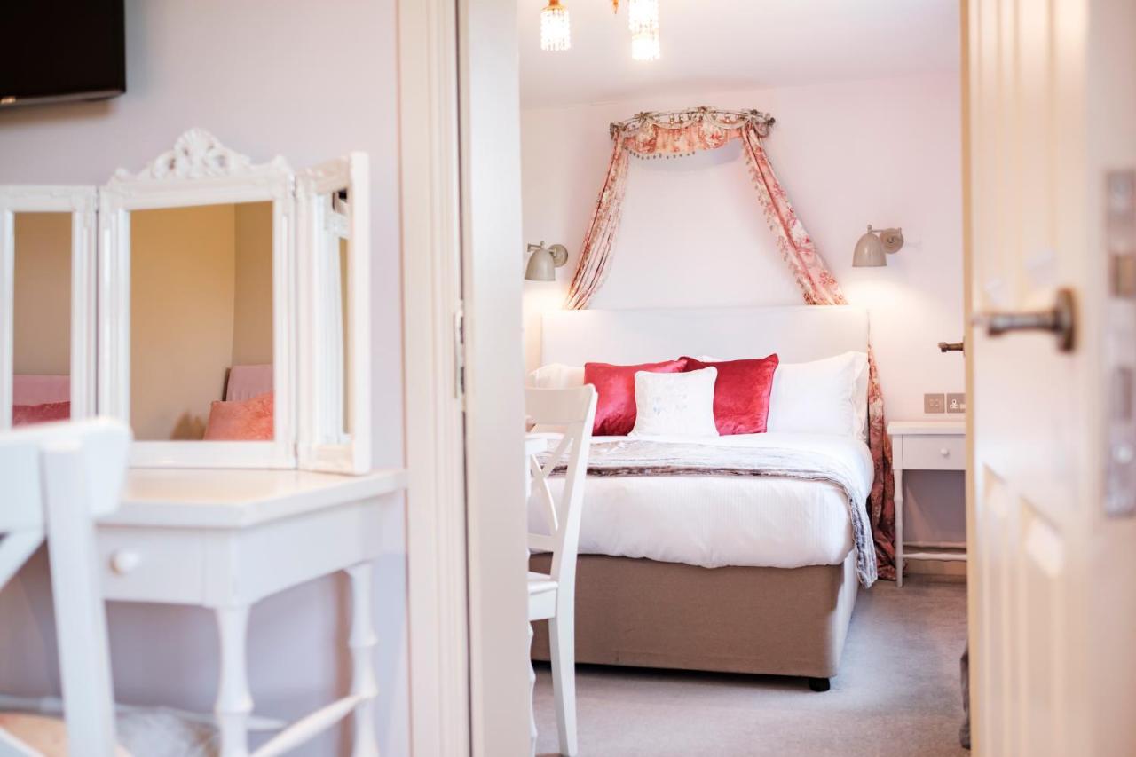The Bower Inn Bridgwater Extérieur photo A bedroom at The Swan Hotel